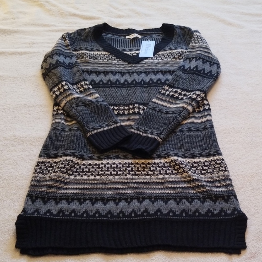 NWT 😊 JJ Basics long sweater,  SIZE M